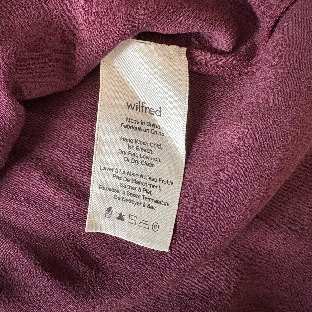 Wilfred Plum Flowy Sleeveless Tank Top slightly cropped - Picture 3 of 4